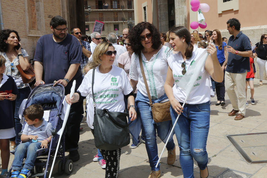Familias y docentes piden «salvar» la escuela concertada