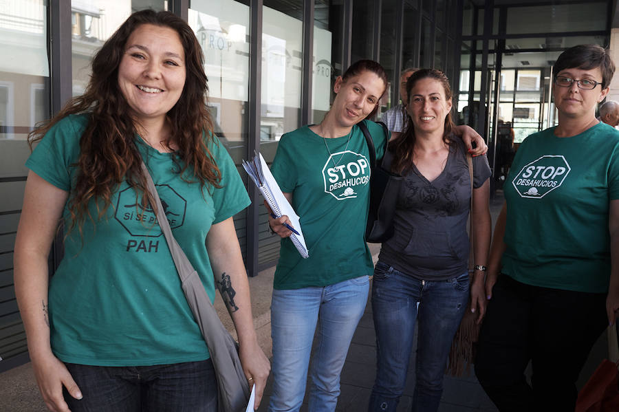 Reunión de la PAH con representantes de bancos y el Ayuntamiento