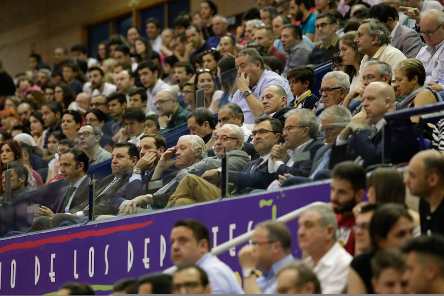 Milagro en el Palacio (91-87)