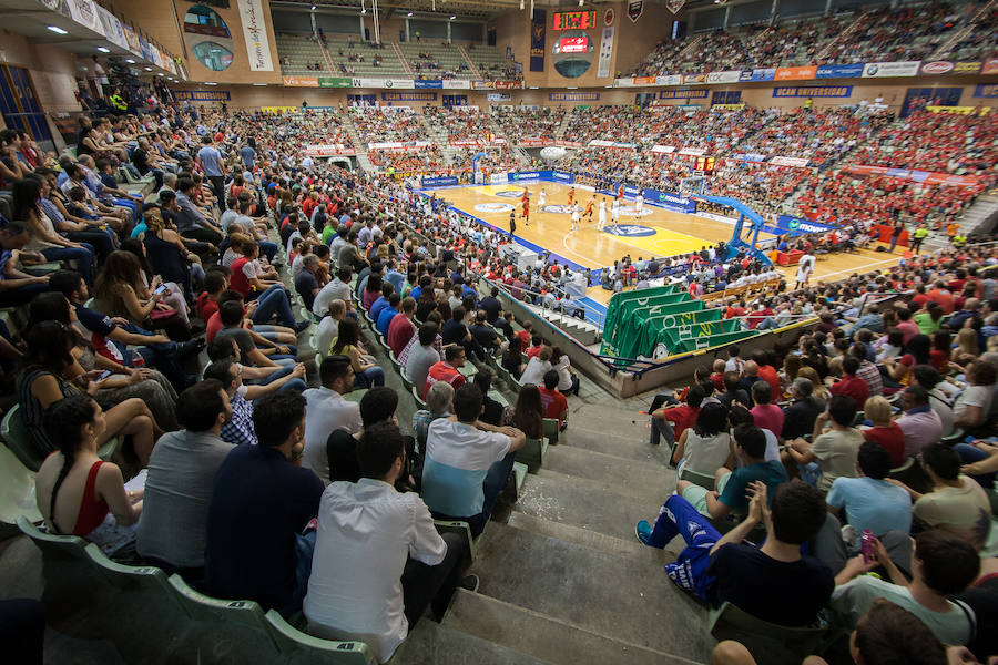 Milagro en el Palacio (91-87)