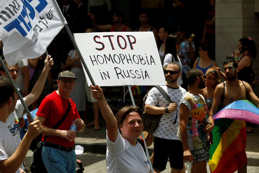 Disfraces coloridos inundan Tel Aviv