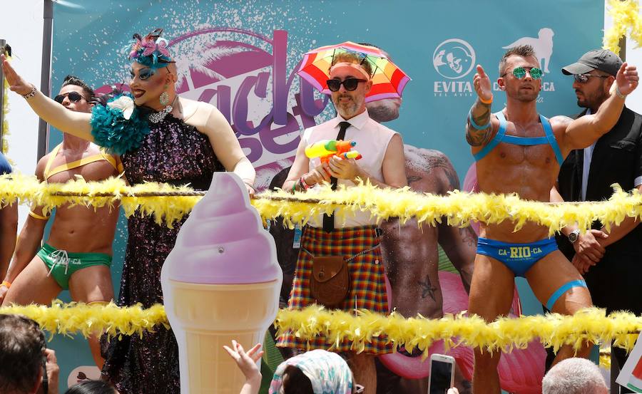 Disfraces coloridos inundan Tel Aviv