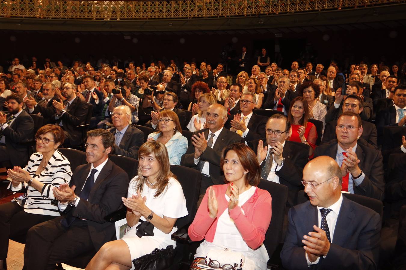 Entrega de las medallas de oro en el Día de la Región