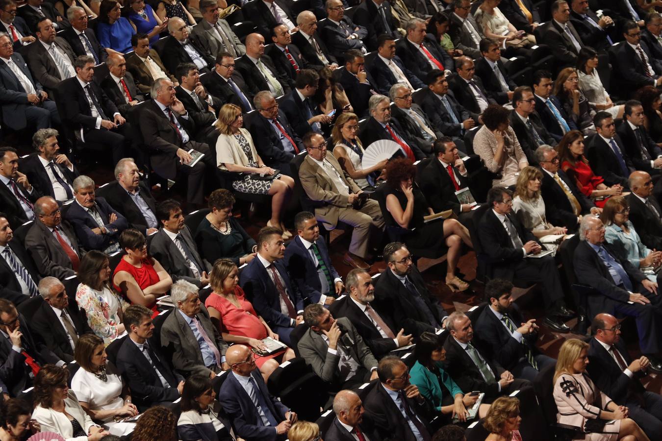 Entrega de las medallas de oro en el Día de la Región