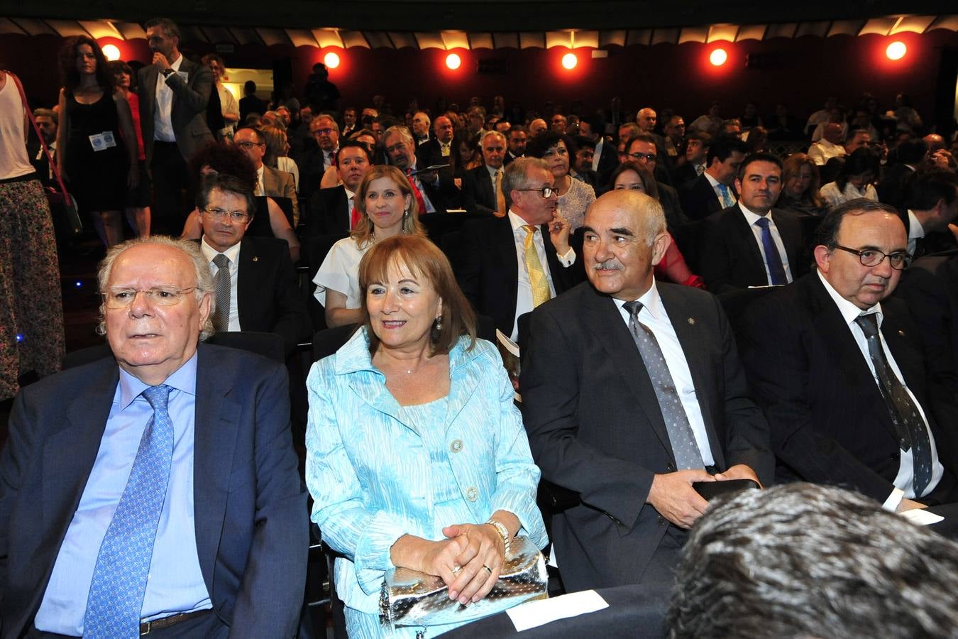 Entrega de las medallas de oro en el Día de la Región