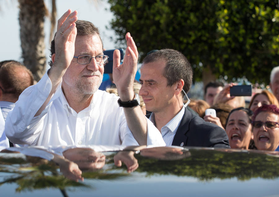 Rajoy hace campaña en Santa Pola