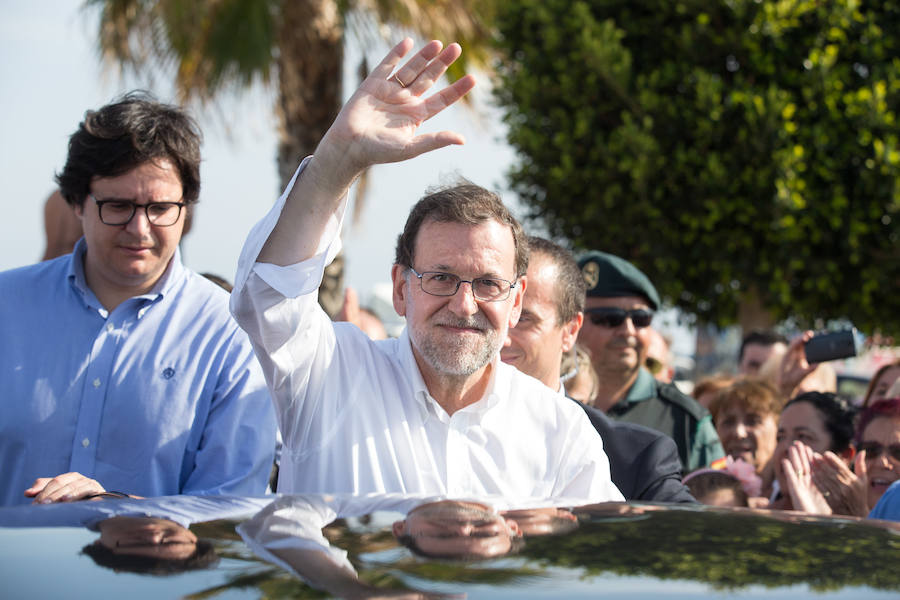 Rajoy hace campaña en Santa Pola