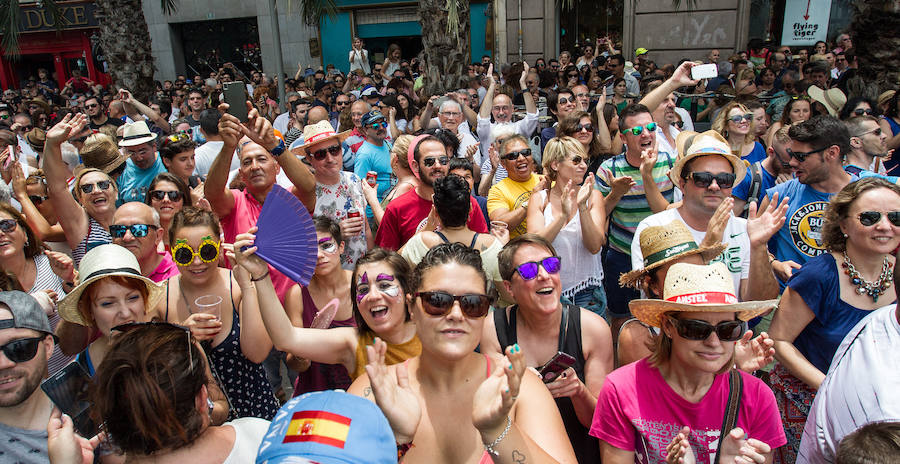 Mascleta de Fogueres en la Plaza de los Luceros