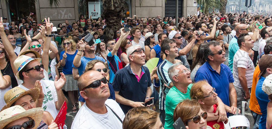 Mascletá dominguera en la Plaza de los Luceros