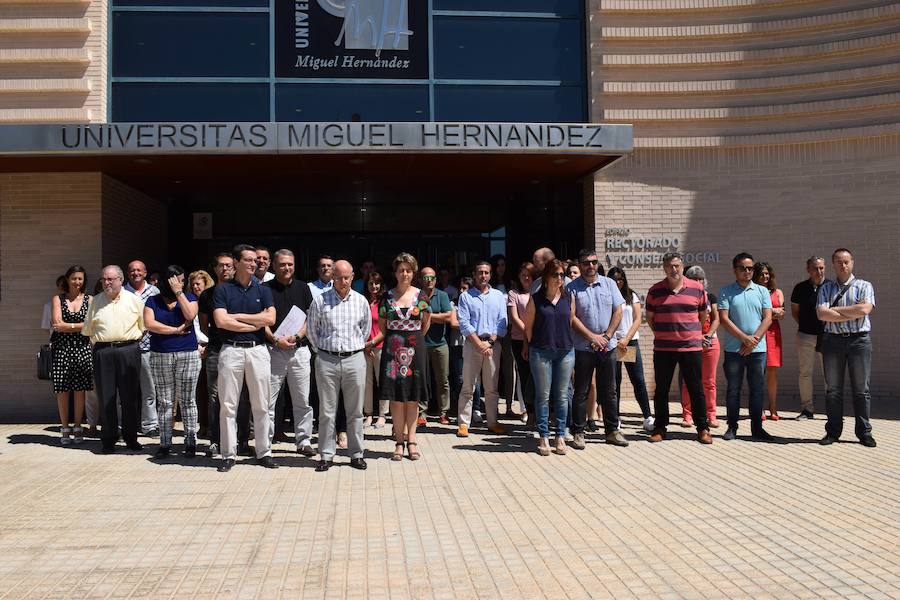 Minuto de silencio por las víctimas de Orlando en la UMH de Elche. 