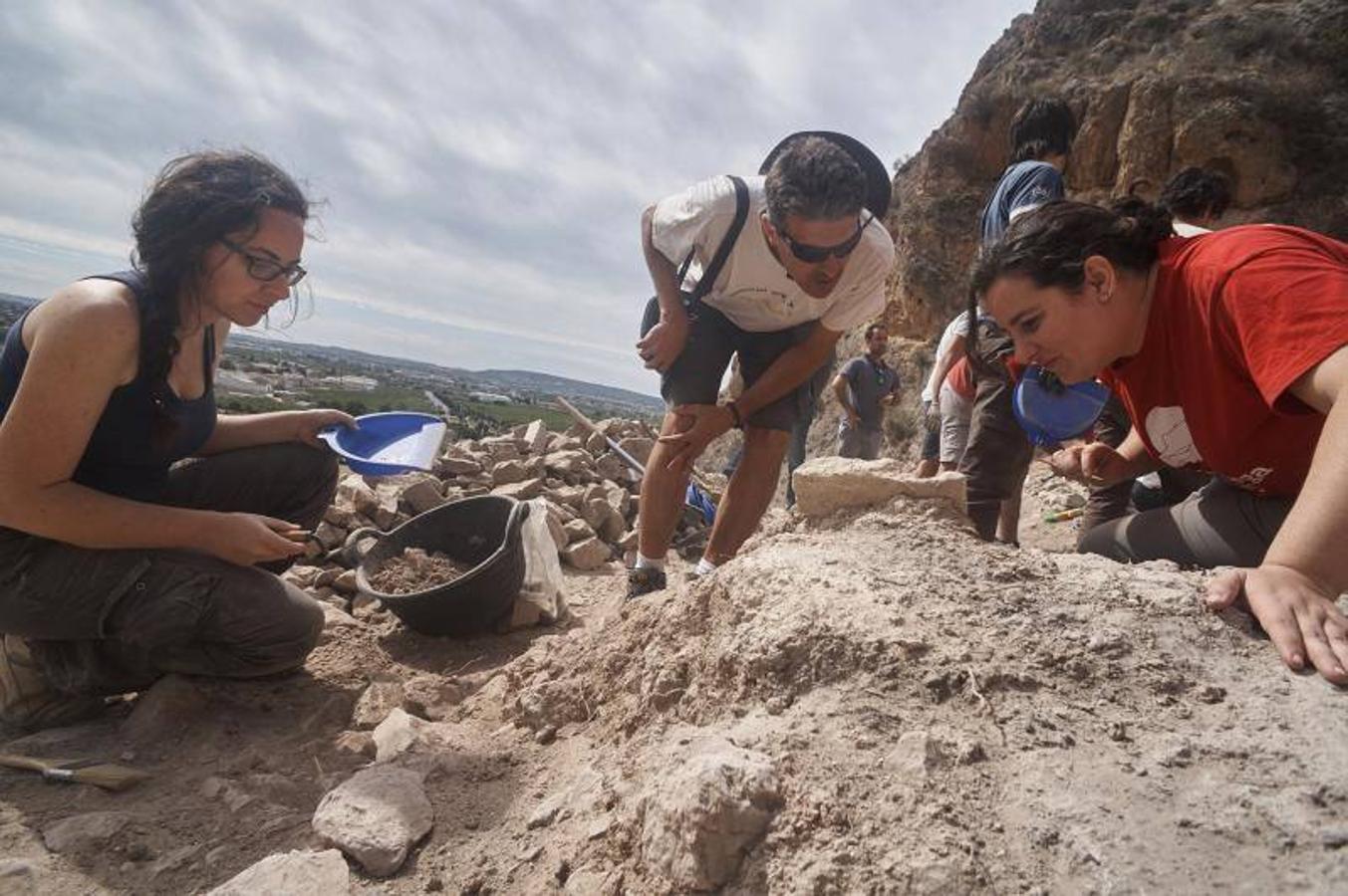 El MARQ insta al Ayuntamiento de Callosa a afianzar el yacimiento de la ladera del castillo