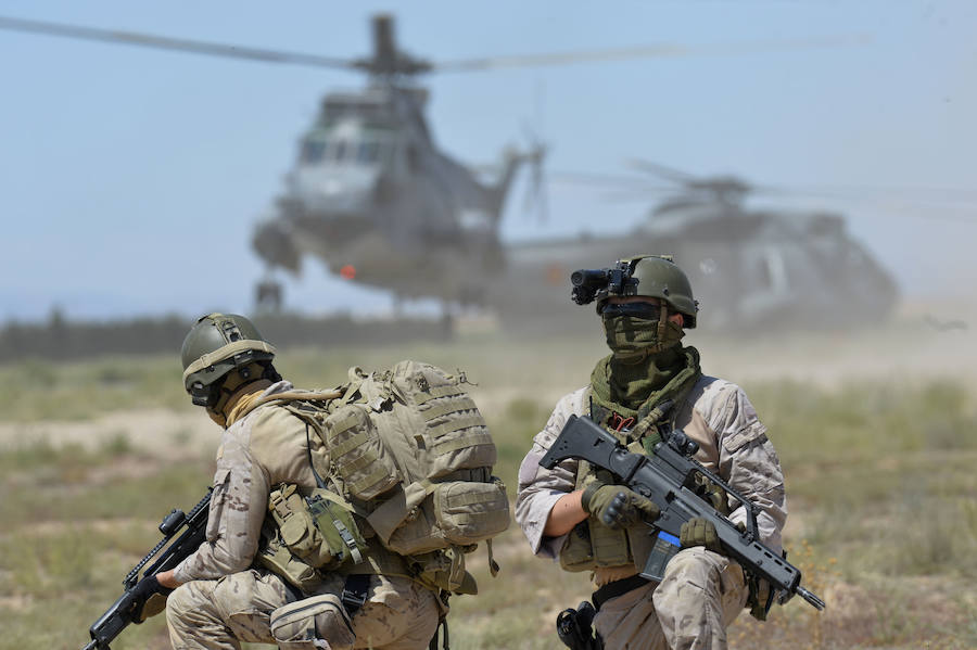 Morenés asegura que el S-80 es «irrenunciable» y aboga por dar más dinero a Defensa