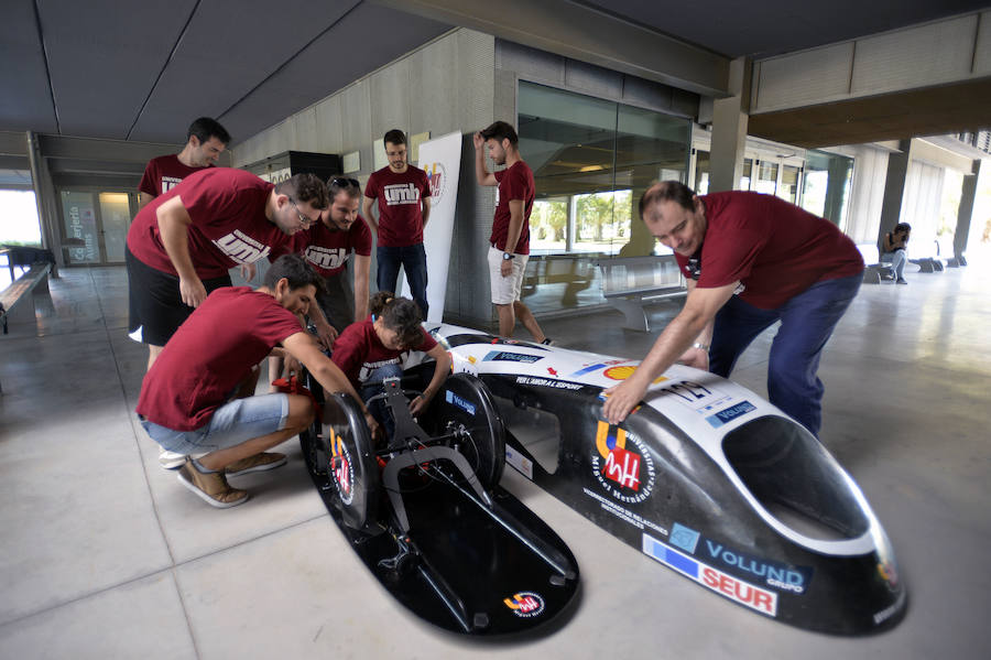 Estudiantes de la UMH diseñan un vehículo para recorrer 2.000 kilómetros con un litro de etanol