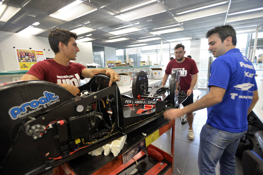 Estudiantes de la UMH diseñan un vehículo para recorrer 2.000 kilómetros con un litro de etanol