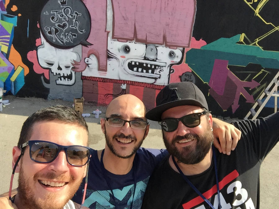 Una veintena de grafiteros decoran las antiguas cocheras de Latbus