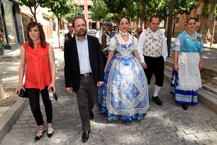 Elda deslumbra con sus falleras