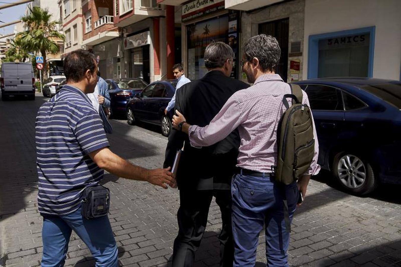 Protestas contra el Consell por imponer el valenciano en Torrevieja