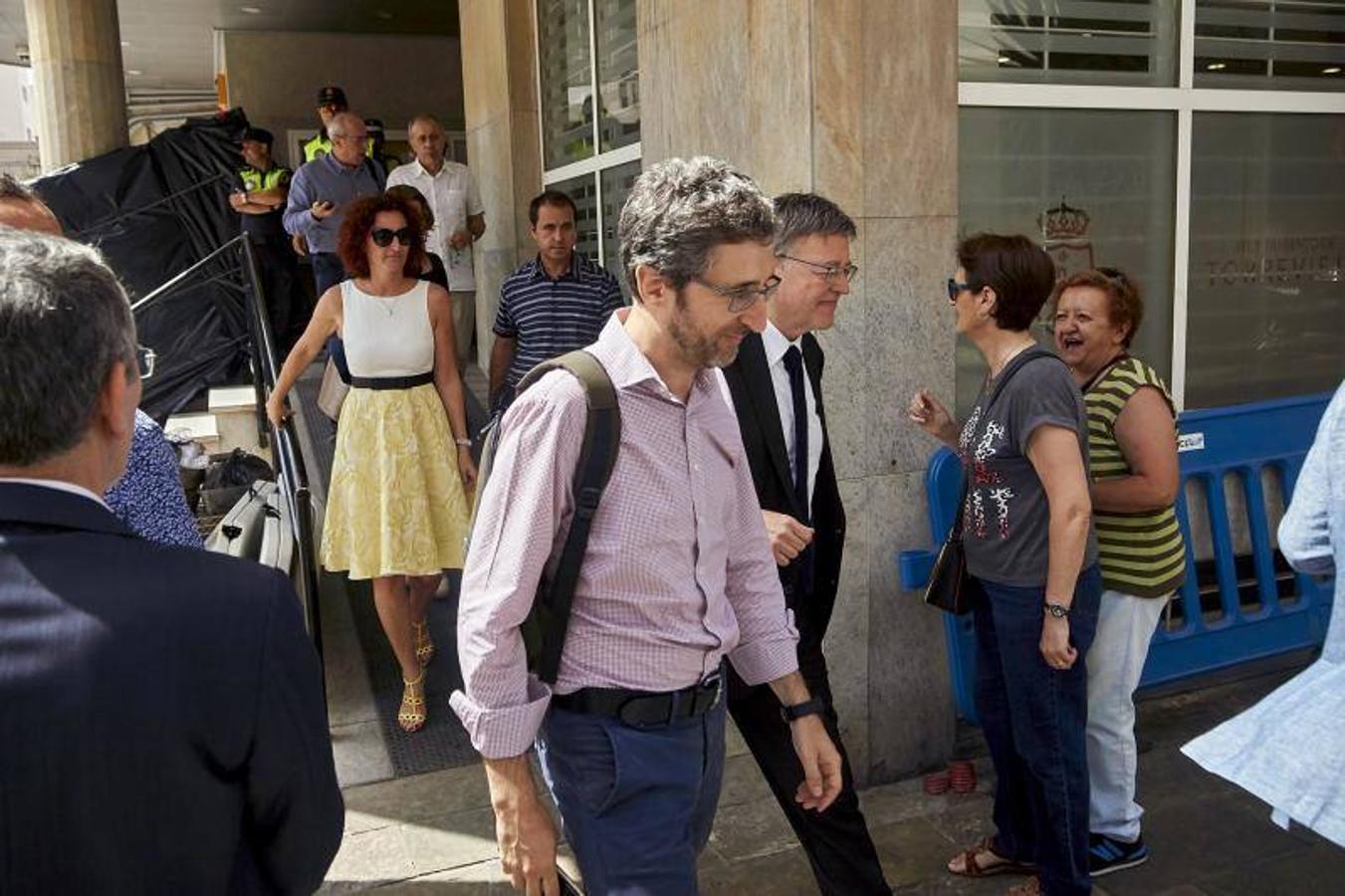 Protestas contra el Consell por imponer el valenciano en Torrevieja