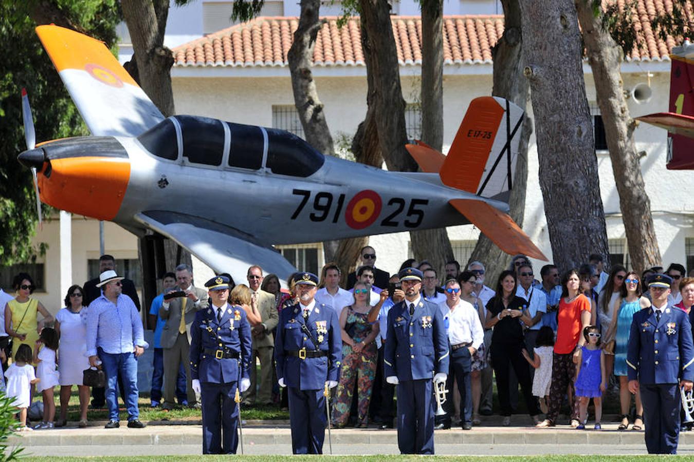 Entrega de despachos a los nuevos oficiales del Ejército del Aire