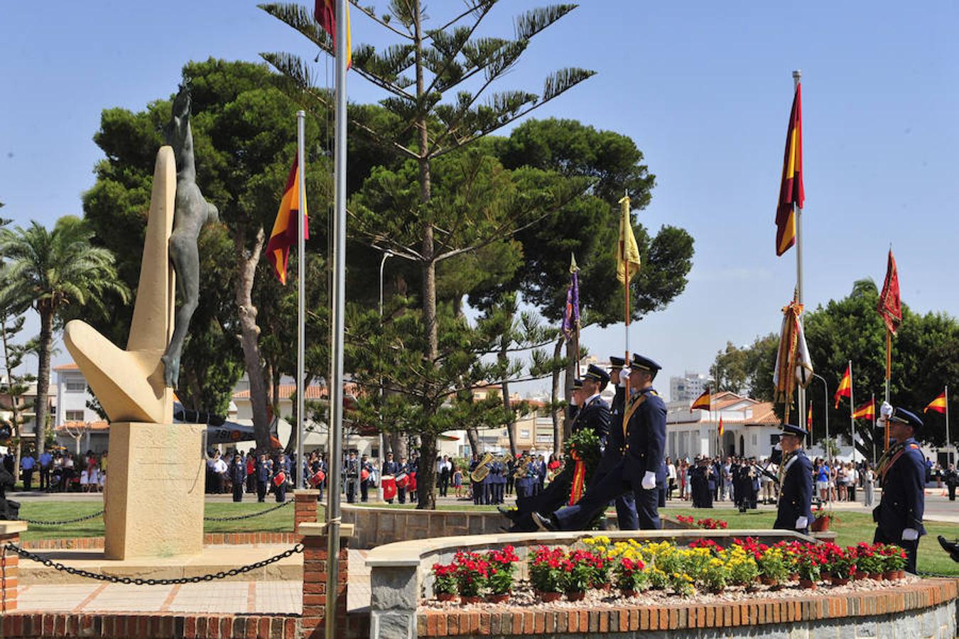 Entrega de despachos a los nuevos oficiales del Ejército del Aire