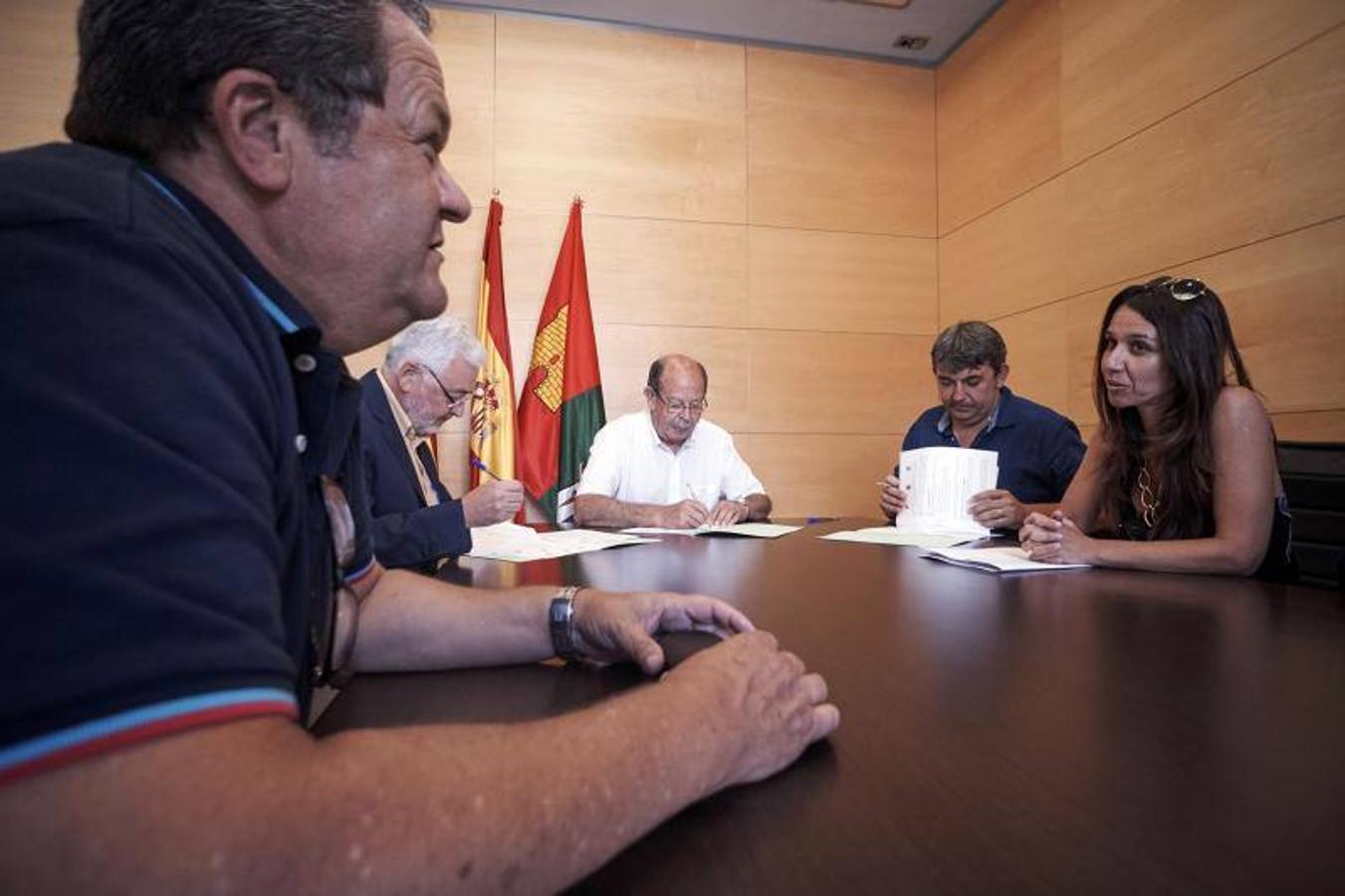 Los municipios del litoral se alían en un pacto por el empleo