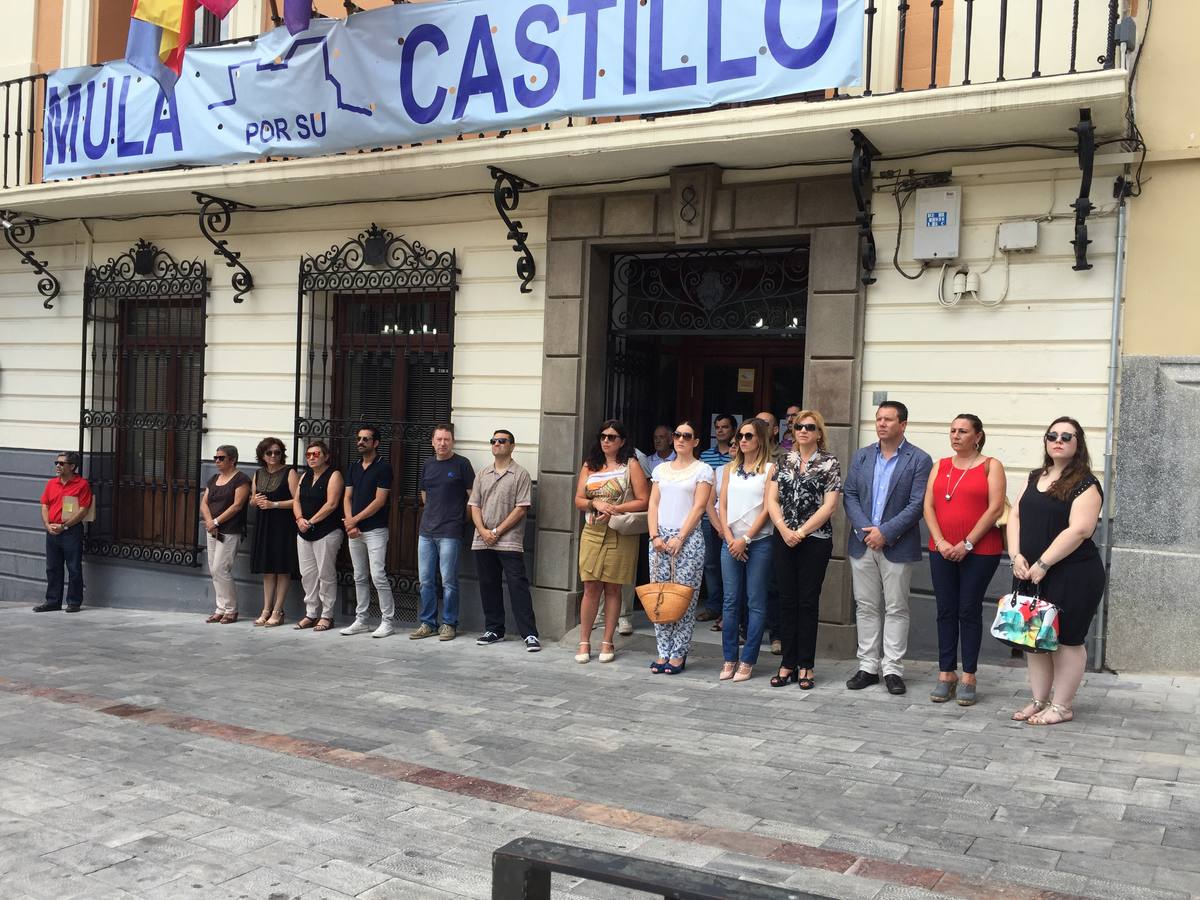 Minuto de silencio en el Ayuntamiento de Mula.