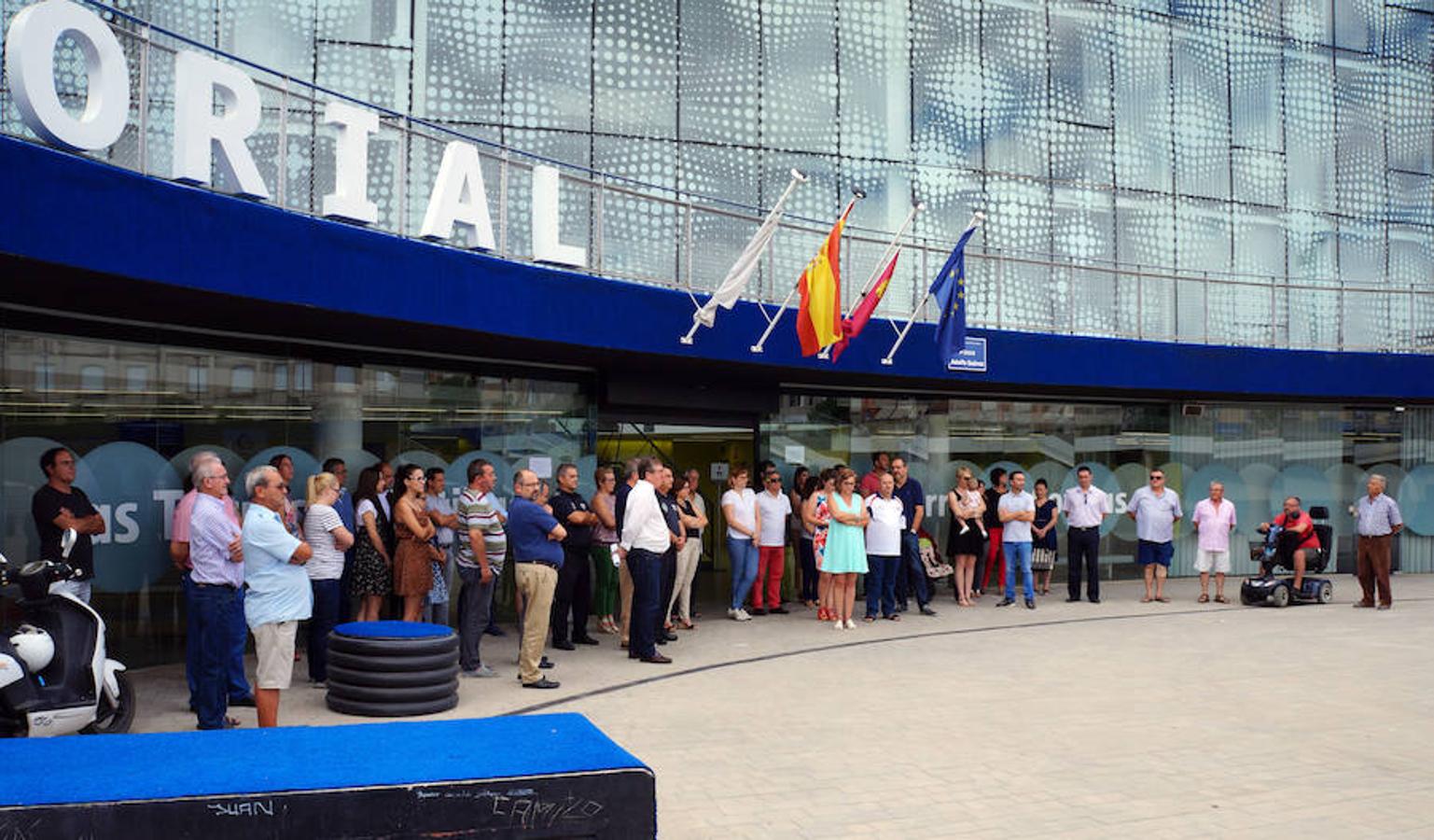 Minuto de silencio en el Ayuntamiento de Las Torres de Cotillas.