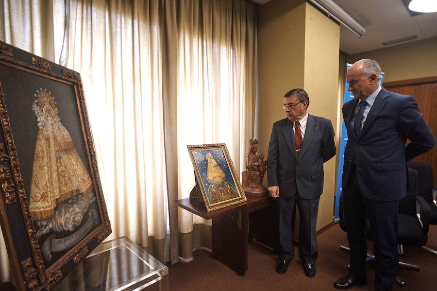 La Archicofradía de Monserrate recibe tres obras con la imagen de la patrona