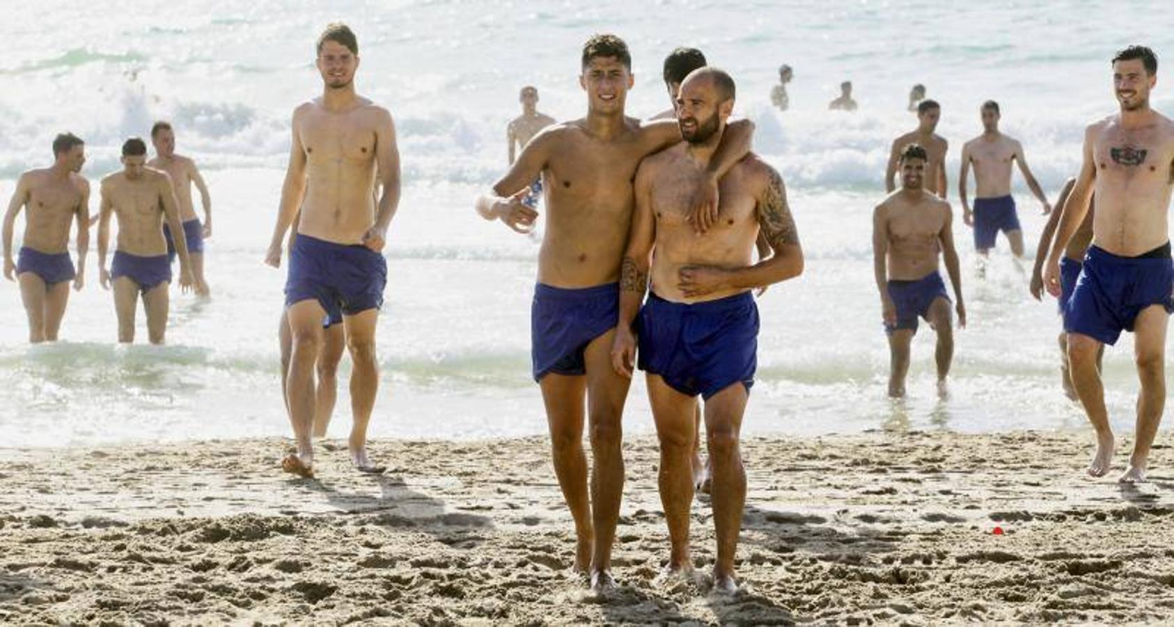 Entrenamiento del Hércules en la playa de San Juan