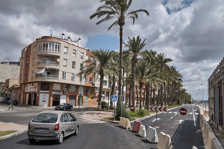 El acceso a la calle Marqués de Molins continúa cerrado