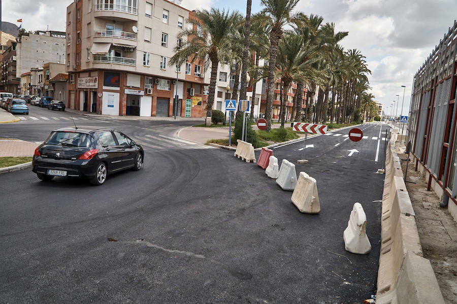 El acceso a la calle Marqués de Molins continúa cerrado