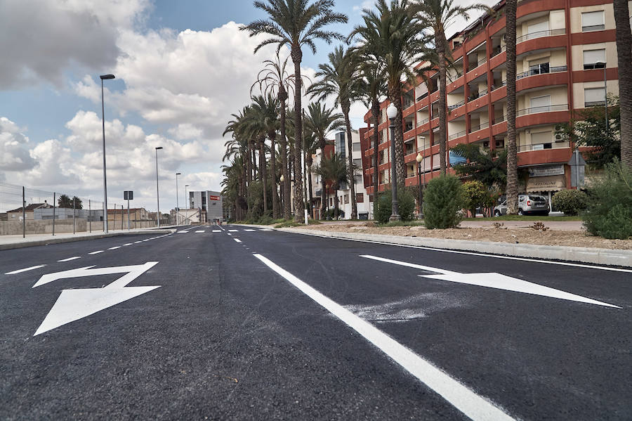 El acceso a la calle Marqués de Molins continúa cerrado