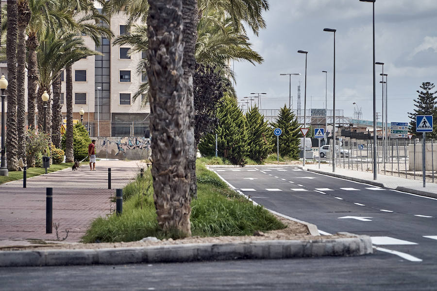 El acceso a la calle Marqués de Molins continúa cerrado
