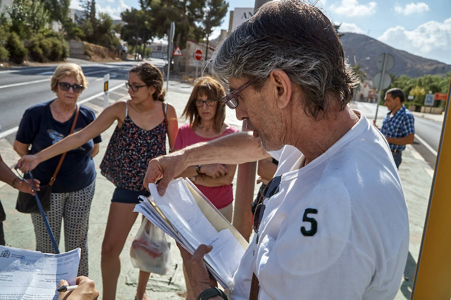 Vecinos oriolanos reclaman un paso de peatones en la N-340
