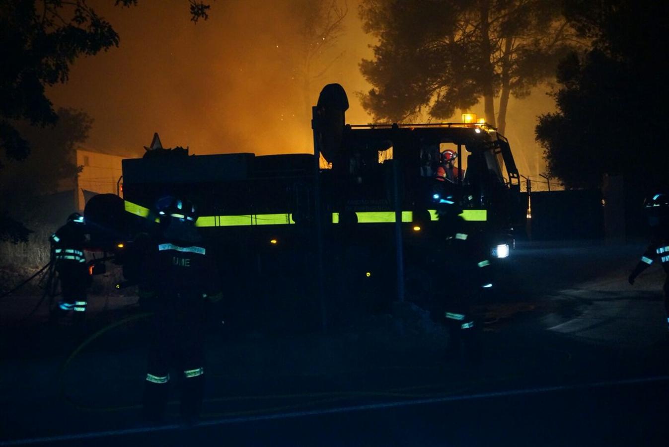 Más de mil desalojados por el incendio en Xàbia