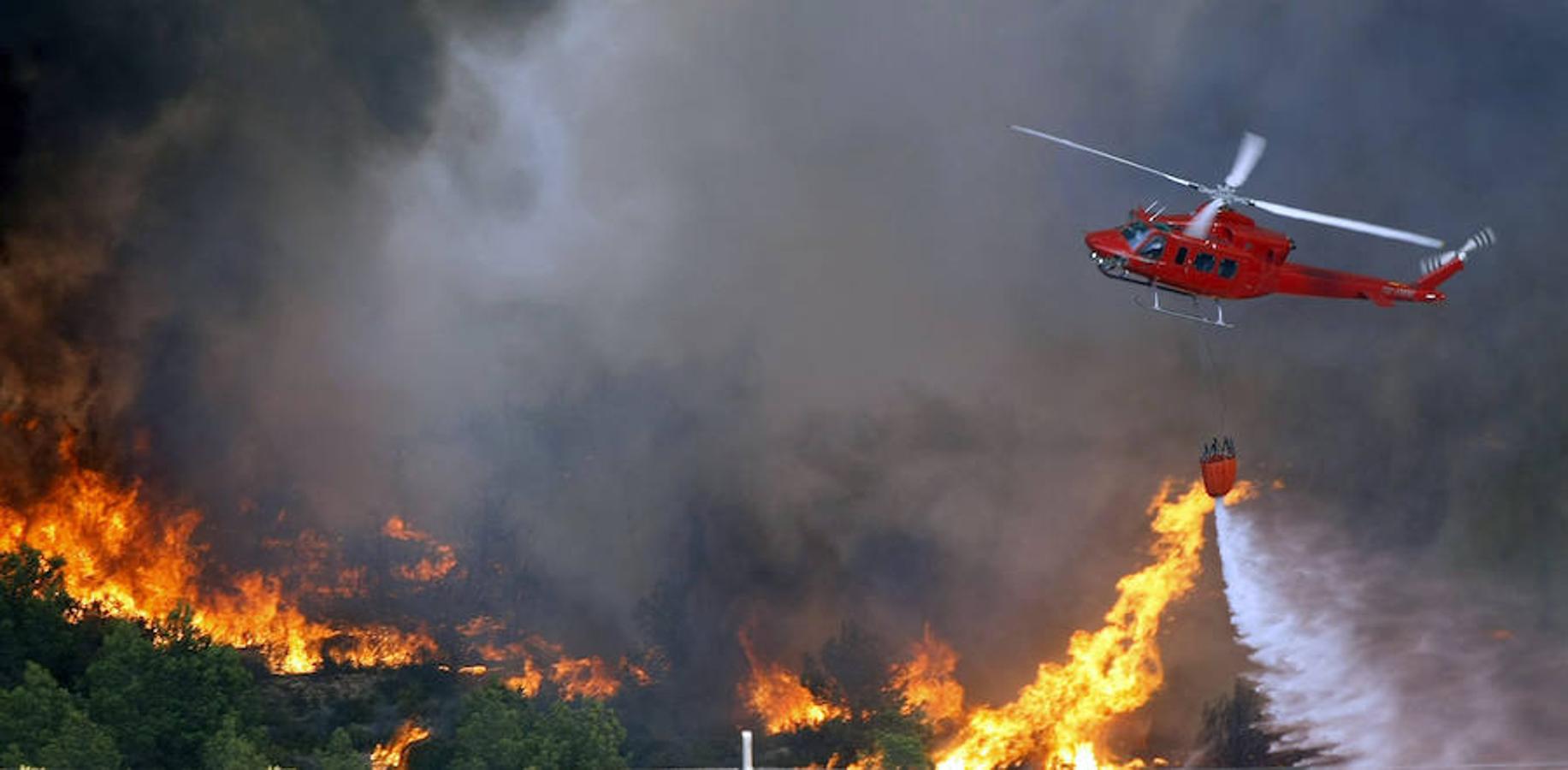 Más de mil desalojados por el incendio en Xàbia