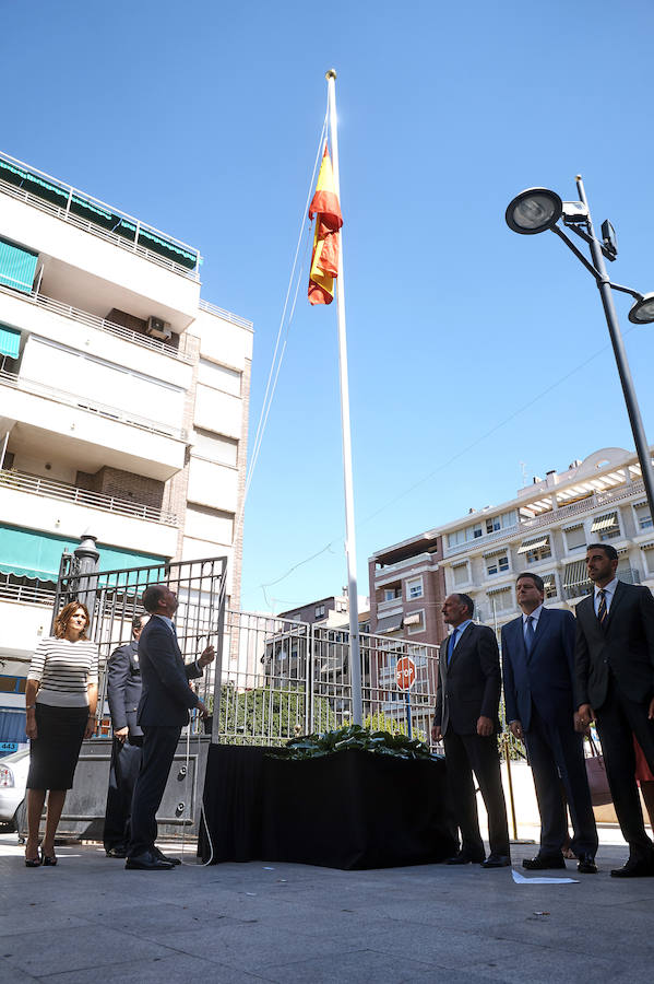 Entrega de medallas con motivo de la festividad de la Virgen de Monserrate