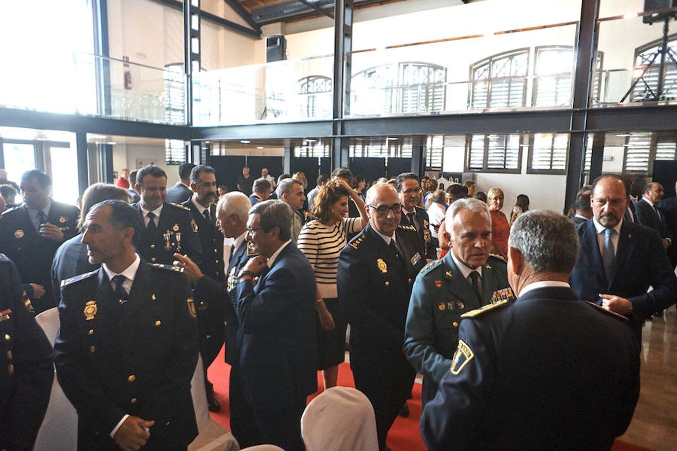 Entrega de medallas con motivo de la festividad de la Virgen de Monserrate