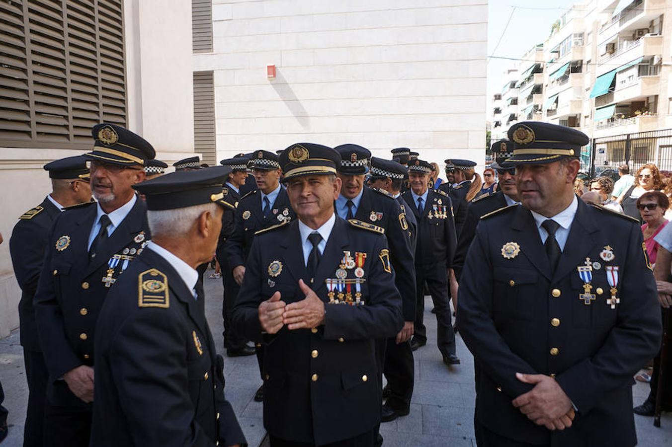 Entrega de medallas con motivo de la festividad de la Virgen de Monserrate