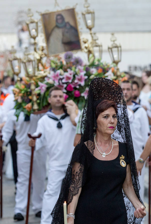 El Raval Roig celebra la procesión de la Virgen del Socorro