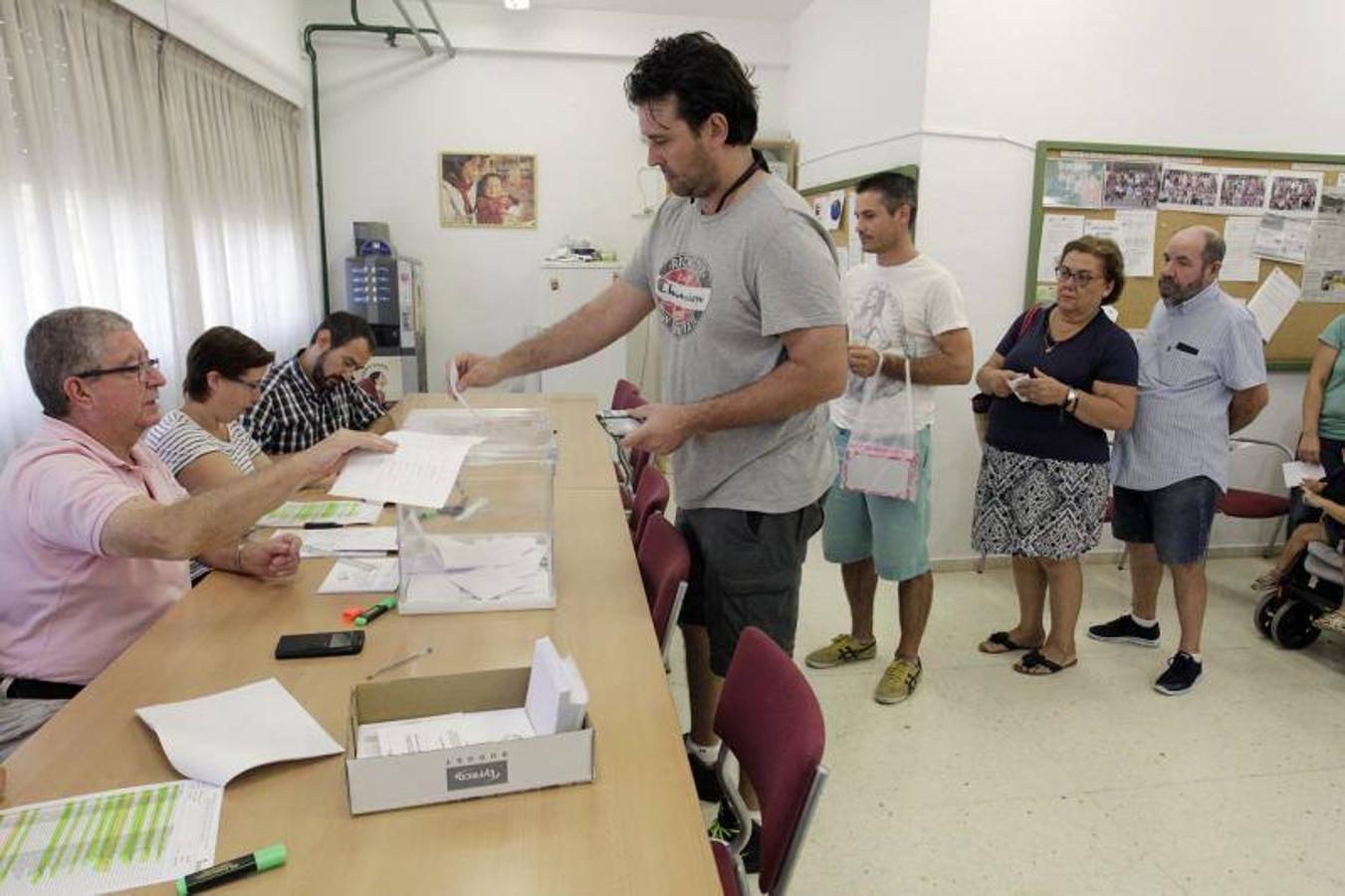 Más de 181.000 familias, de 256 centros, deciden la jornada escolar