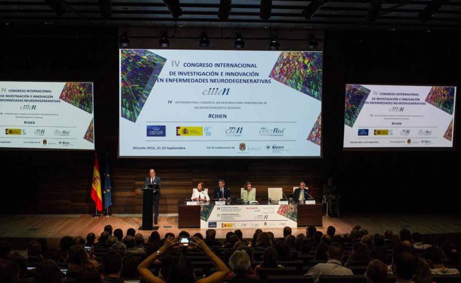 La Reina Sofía preside un congreso de enfermedades neurodegenerativas en Alicante