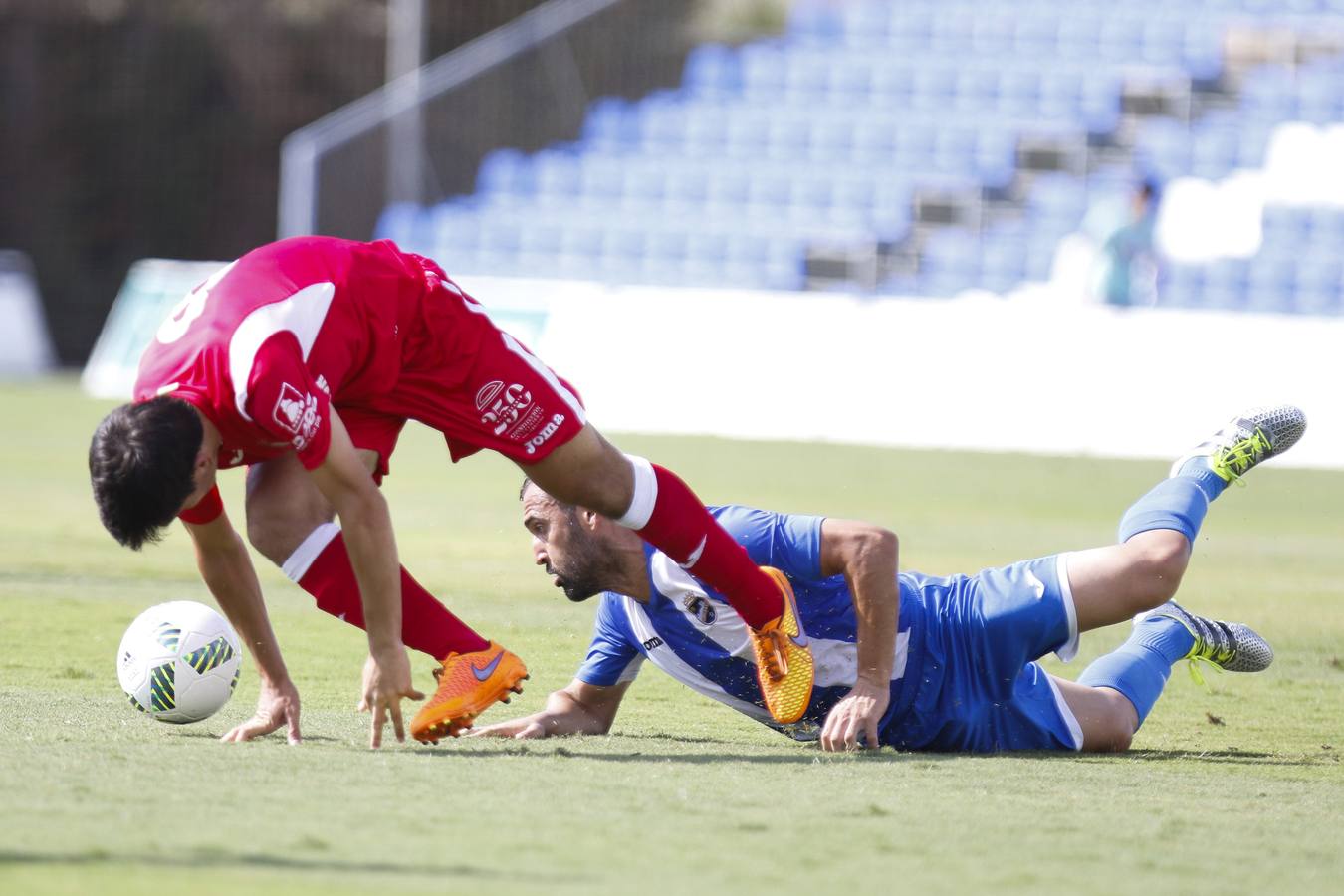 El San Fernando agranda la herida del Lorca (1-3)