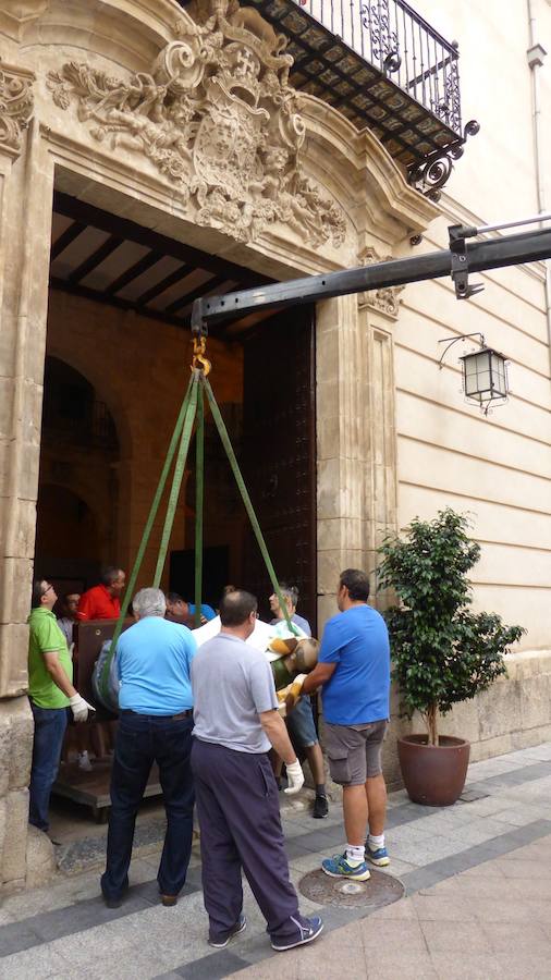 Traslado de las imágenes de la Cofradía de la Samaritana para su restauración