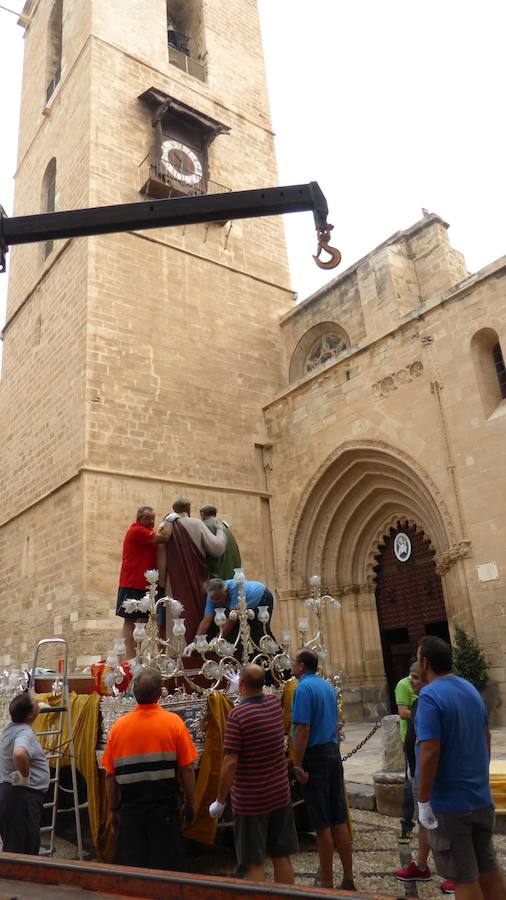 Traslado de las imágenes de la Cofradía de la Samaritana para su restauración