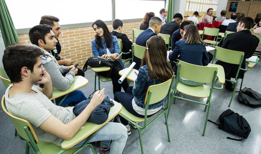 Alumnos de 8 nacionalidades distintas trabajan en un proyecto europeo en el IES San Juan