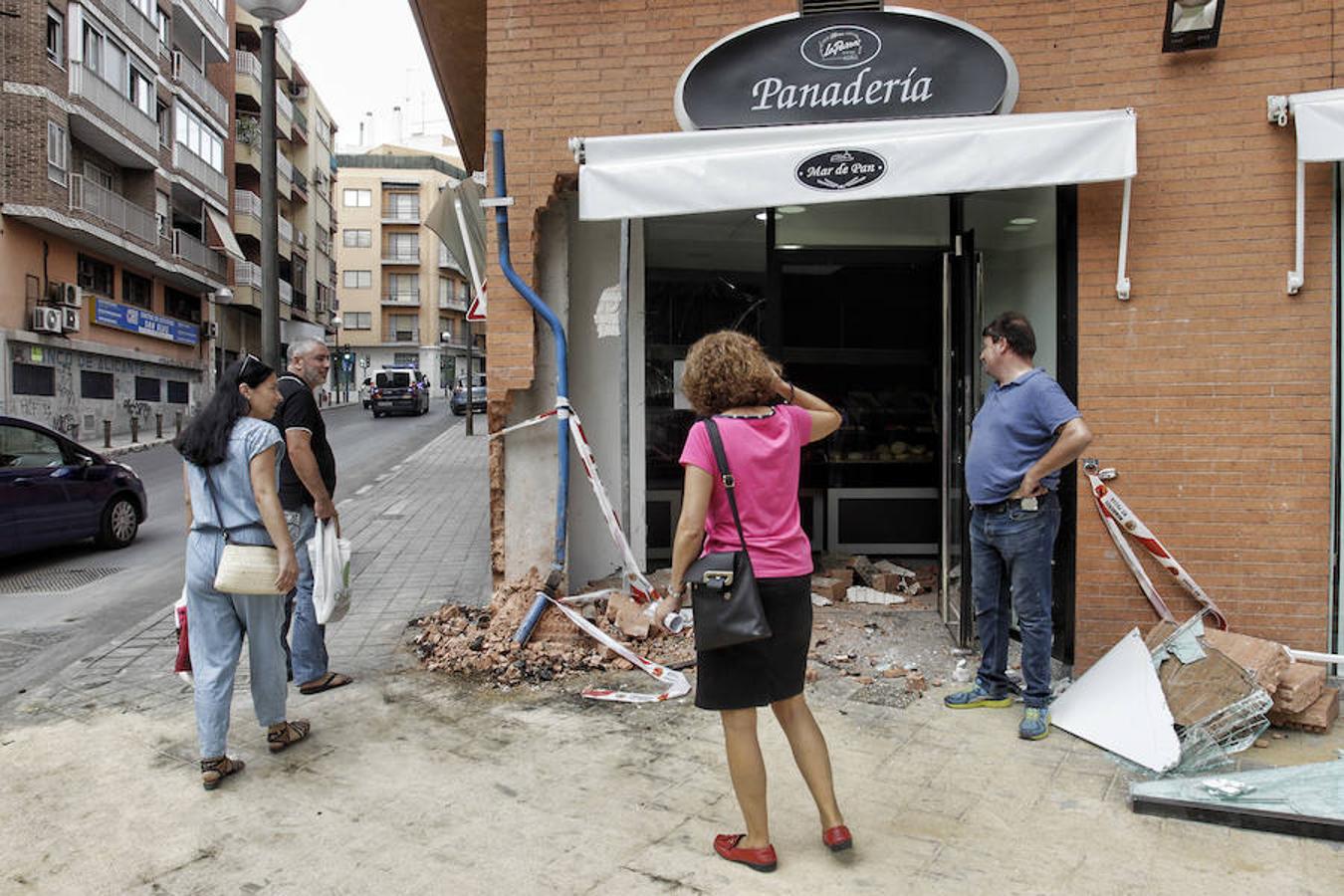 Una mujer muere tras empotrarse su vehículo contra un local en Alicante