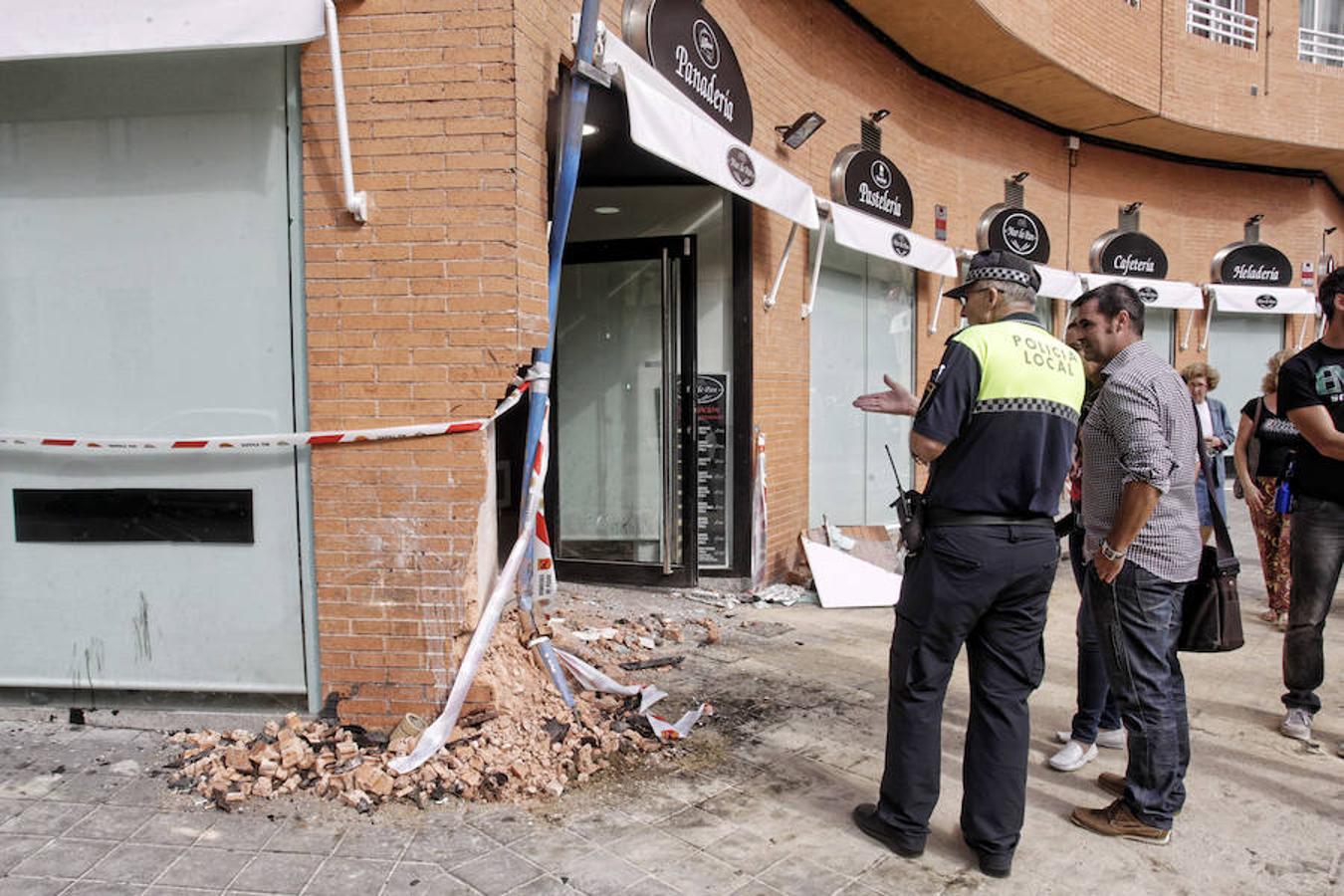 Una mujer muere tras empotrarse su vehículo contra un local en Alicante