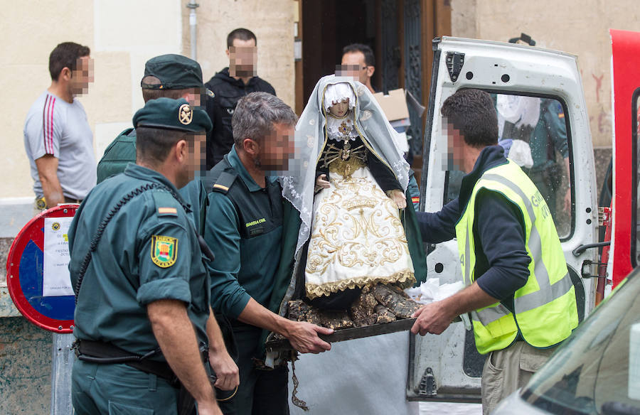 Espectacular despliegue de la Guardia Civil en Xixona para detener a unos traficantes