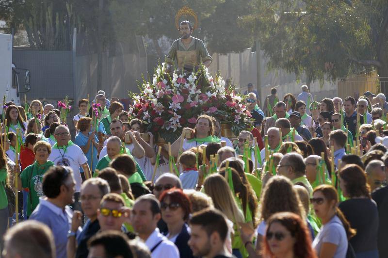 La romería de San Crispín emociona a los ilicitanos